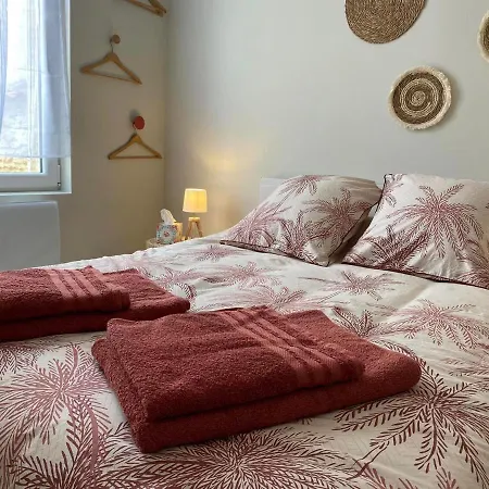 Holiday home Charmante Maison Avec Cour Privative