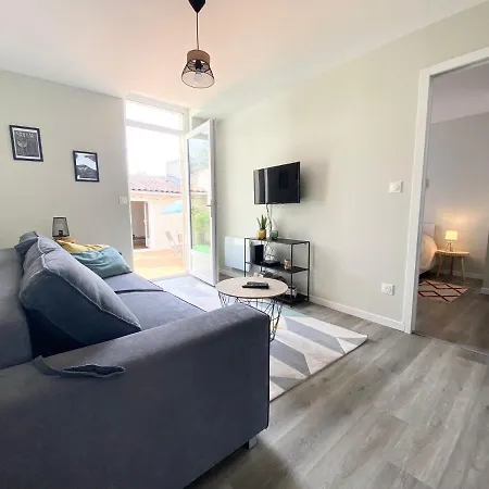 Charmante Maison Avec Cour Privative *